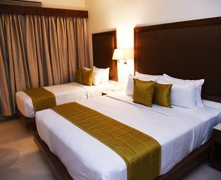 Lakshana Service Apartment - Big Temple Thanjavur ภายนอก รูปภาพ